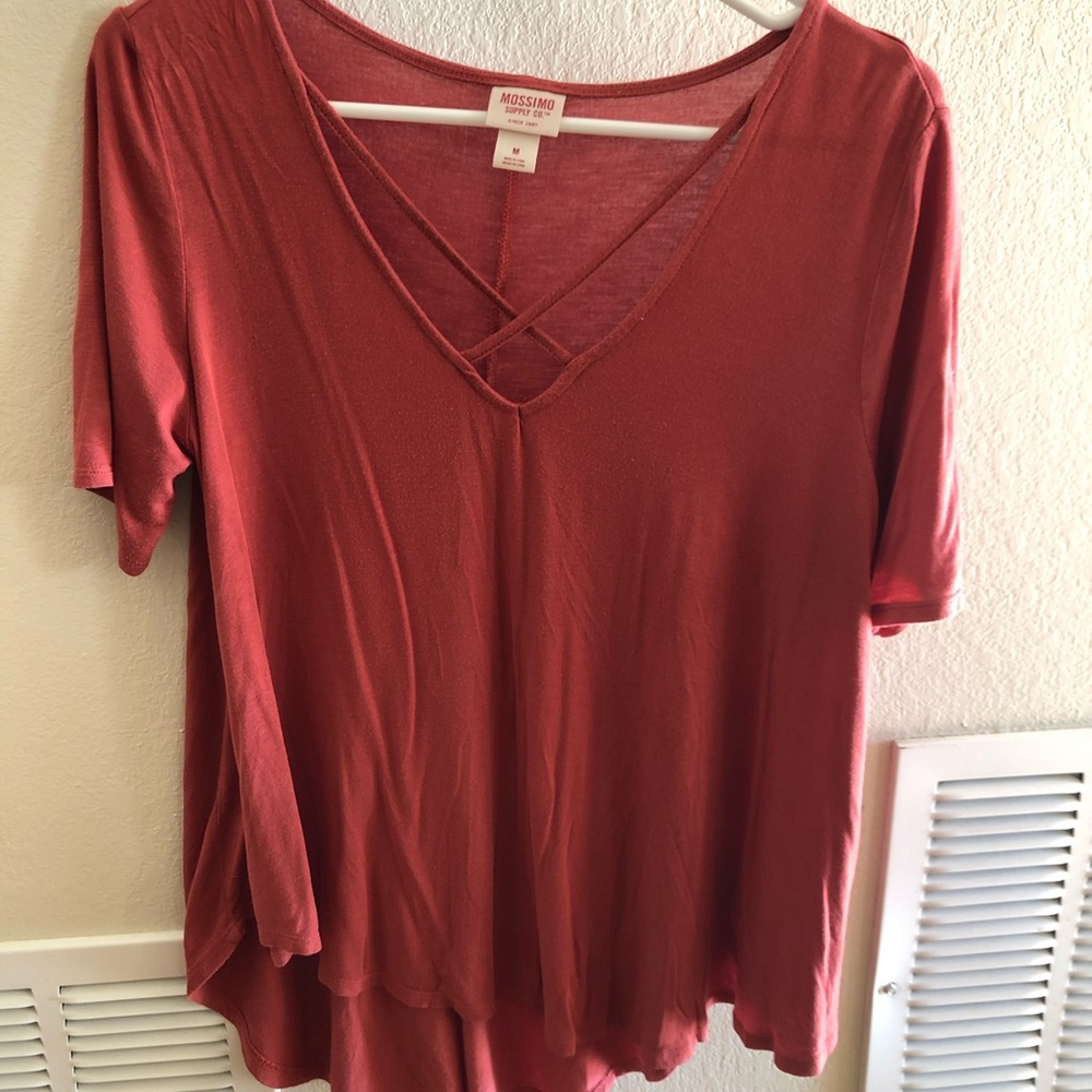 Brick cross cross v neck